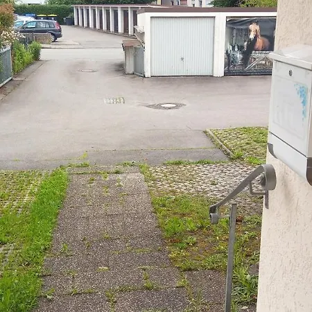 Grosses Bad Kueche Wohnzimmer Terasse Garten Zentral Ruhig Homestay *