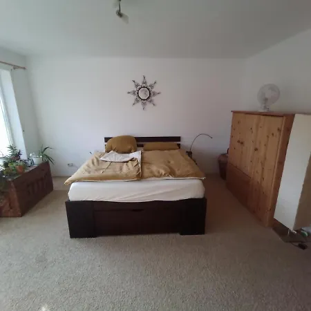 Grosses Bad Kueche Wohnzimmer Terasse Garten Zentral Ruhig Accommodatie bij particulieren *