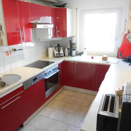 Grosses Bad Kueche Wohnzimmer Terasse Garten Zentral Ruhig Accommodatie bij particulieren *