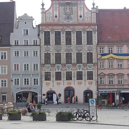 Grosses Bad Kueche Wohnzimmer Terasse Garten Zentral Ruhig Accommodatie bij particulieren Landsberg am Lech