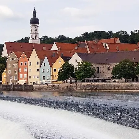 Homestay Grosses Bad Kueche Wohnzimmer Terasse Garten Zentral Ruhig