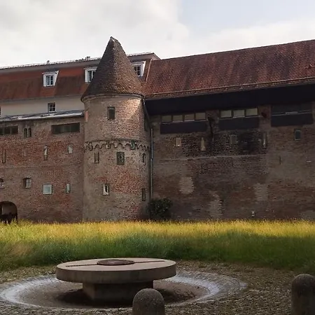 Homestay Grosses Bad Kueche Wohnzimmer Terasse Garten Zentral Ruhig Landsberg am Lech