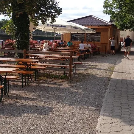 Accommodatie bij particulieren Grosses Bad Kueche Wohnzimmer Terasse Garten Zentral Ruhig *