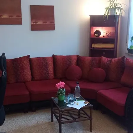Grosses Bad Kueche Wohnzimmer Terasse Garten Zentral Ruhig * לנדסברג אם לך