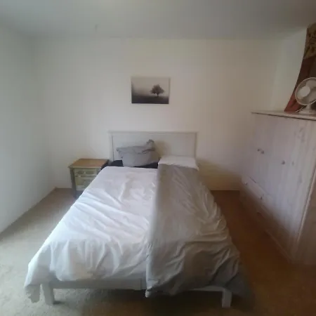 Grosses Bad Kueche Wohnzimmer Terasse Garten Zentral Ruhig Accommodatie bij particulieren