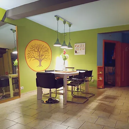 Homestay Grosses Bad Kueche Wohnzimmer Terasse Garten Zentral Ruhig *